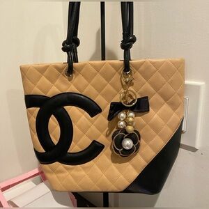 Authentic CHANEL Medium Ligne Cambon Tote